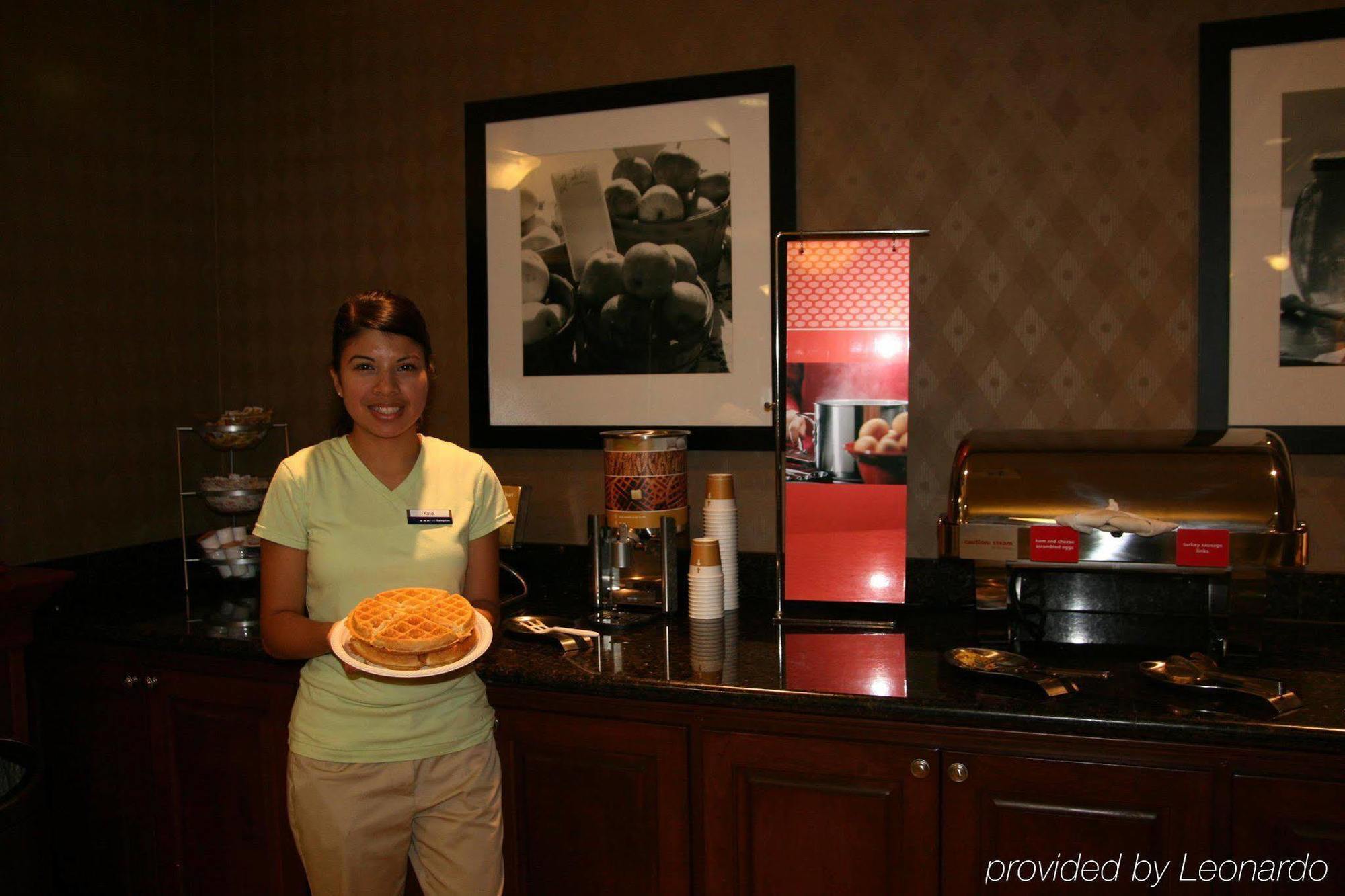 Hampton Inn Siloam Springs Ресторан фото