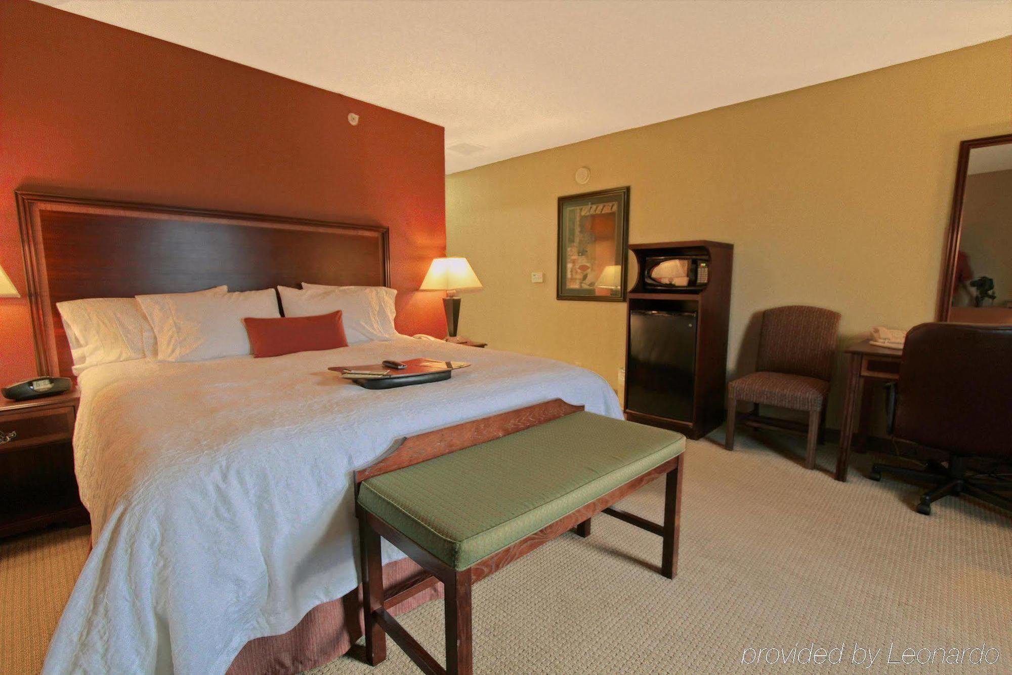 Hampton Inn Siloam Springs Номер фото