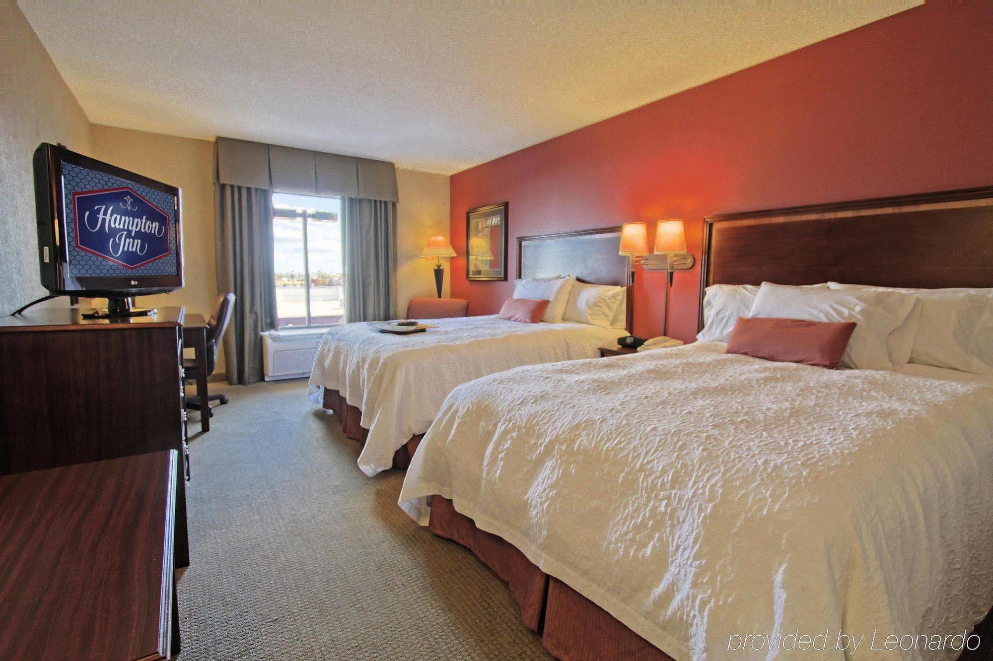 Hampton Inn Siloam Springs Номер фото