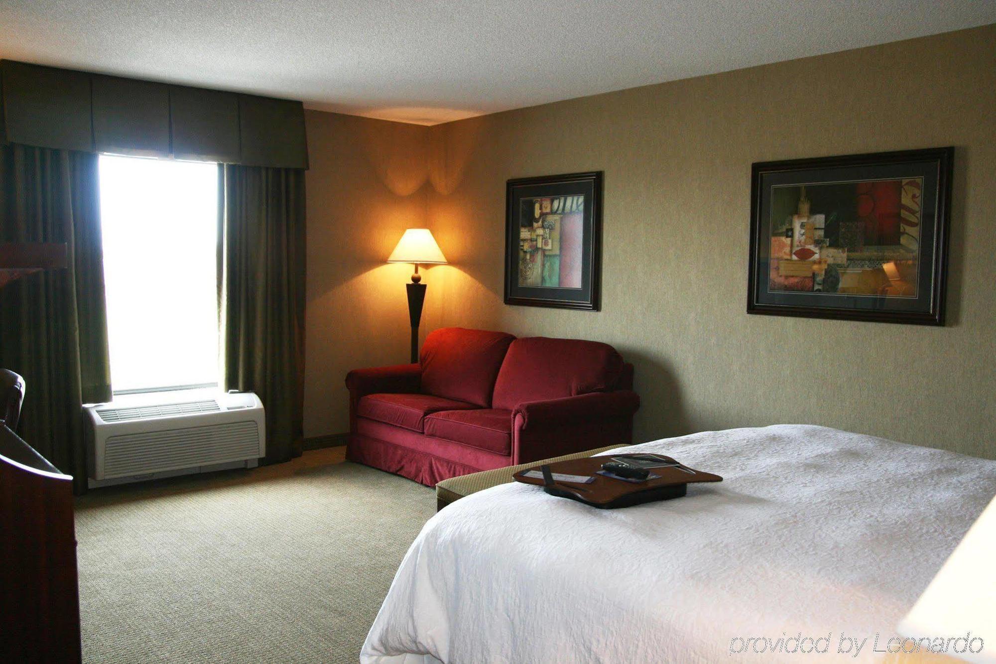 Hampton Inn Siloam Springs Номер фото