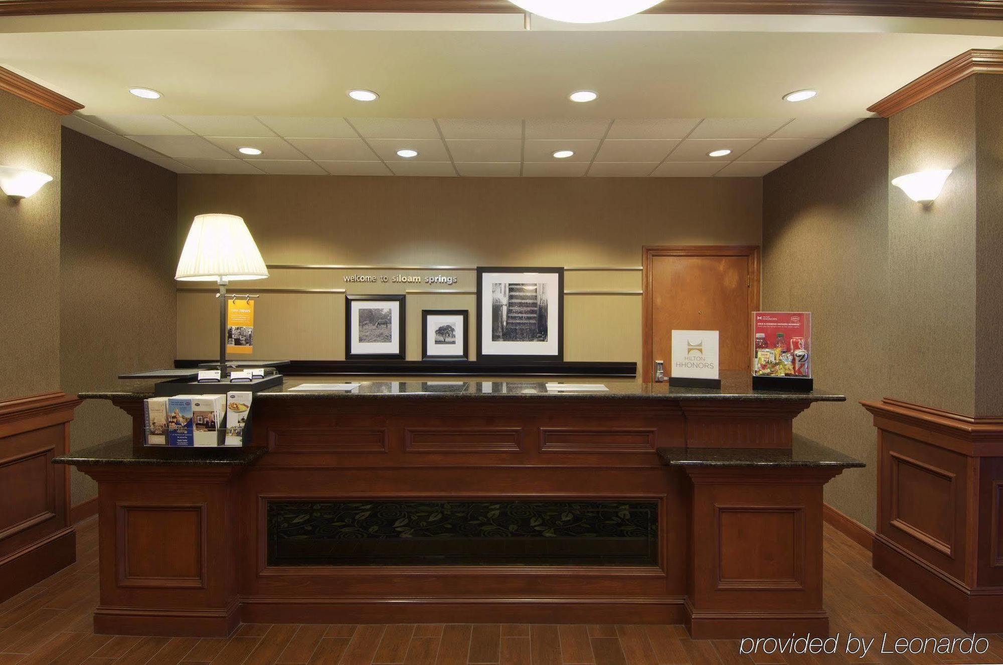 Hampton Inn Siloam Springs Экстерьер фото